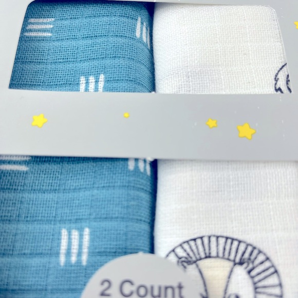 Kid’s Moon and Stars 2 count Swaddle Blanket Set Age0+ - Picture 4 of 7
